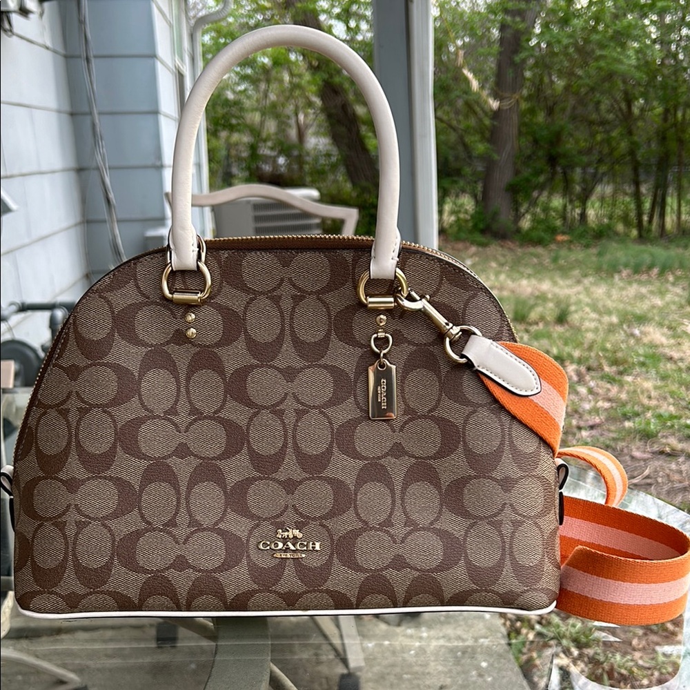 Authentic Coach Brown and Cream Women's Bag